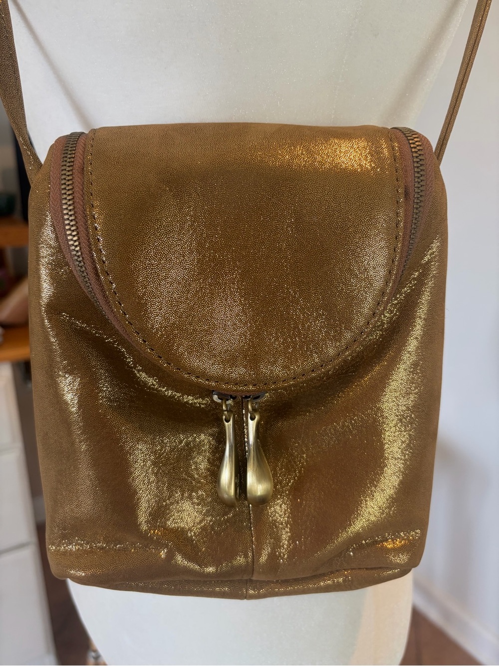 HOBO Fern Shimmer Leather Saddle Bag Crossbody Purse - Picture 4 of 9